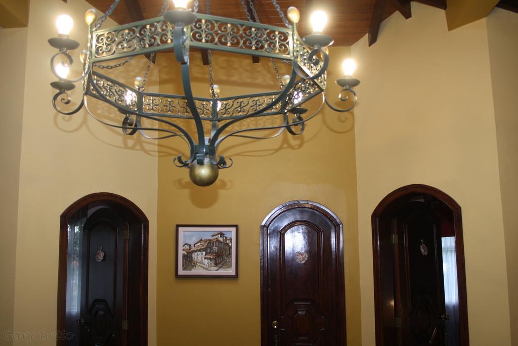 Hostal Saint Mary'S Tababela Exteriér fotografie